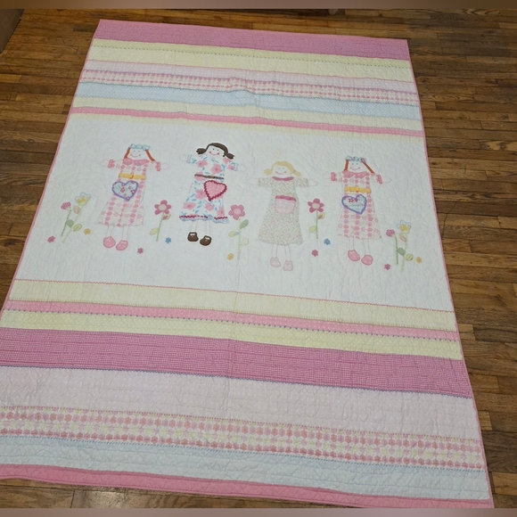 Pottery Barn Kids Embroidered Daisy Floral Quilt Twin (QUILT ONLY NO SHAMS)
